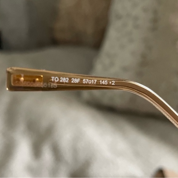 SALE ! Tod’s #0400014823253 Avaitor Sunglasses  Original Leather Semi Rigid Case - Picture 6 of 8